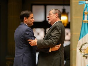 Supporting image for story: Guatemala strikes deal to accept migrants from other countries deported from US