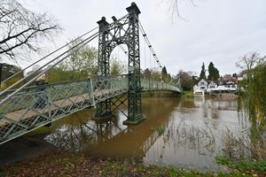 Floods begin to take hold in Shrewsbury