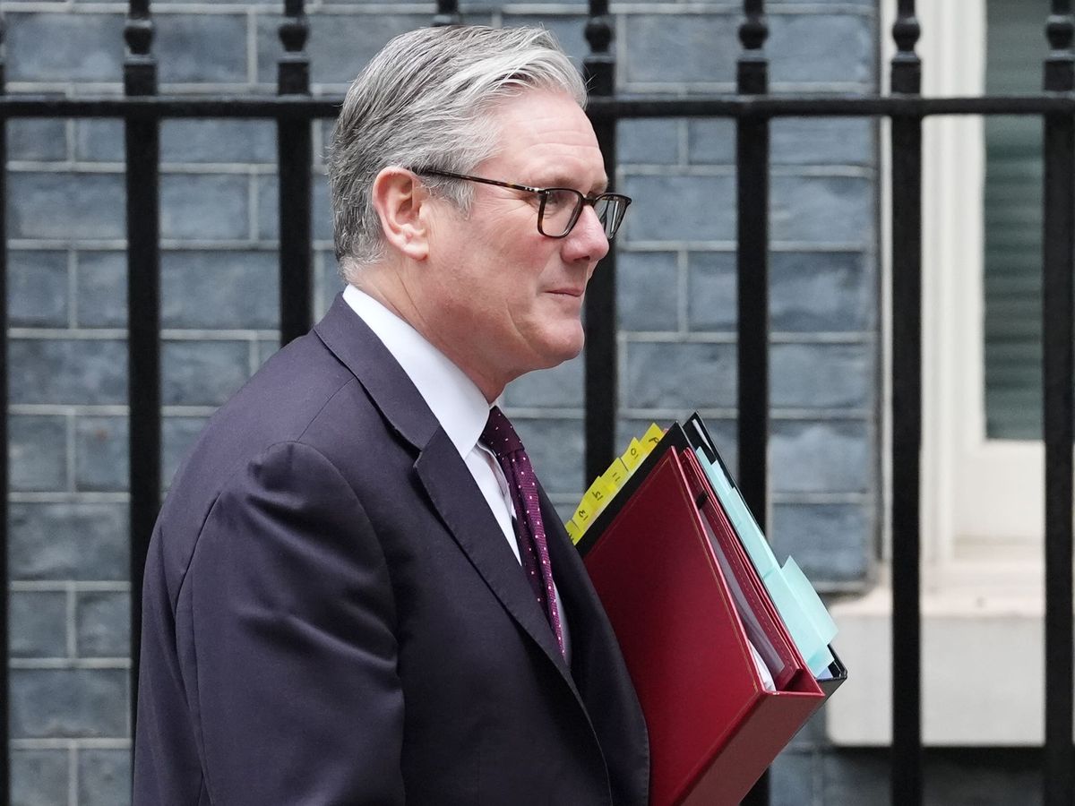 Starmer faces threat of rebellion from Labour MPs over jury trial plans