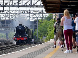 Supporting image for story: WATCH: Legendary Flying Scotsman passes through Stafford Railway Station