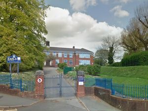 Supporting image for story: Halesowen school sends Year 10 home after positive coronavirus case 