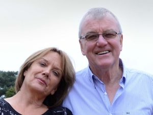 Supporting image for story: Ex-Wolves director Kevin Threlfall donates £30k to golf club where his life was saved