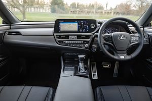Lexus e300h