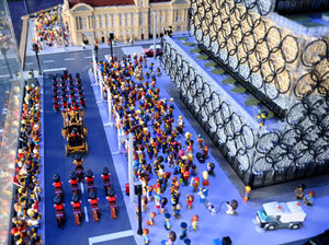 Supporting image for story: Take a look at world's smallest Jubilee party