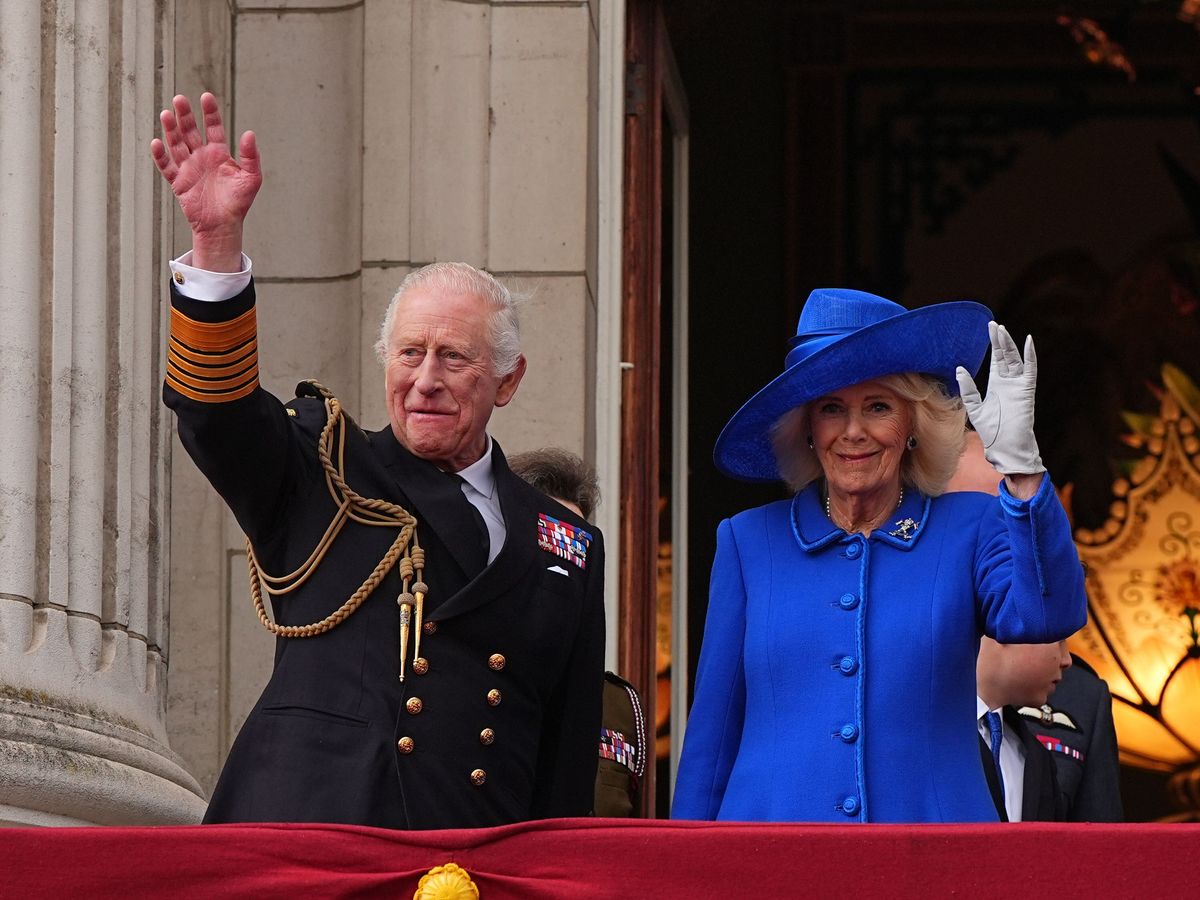 King follows in grandfather’s footsteps by not wearing medals at VE Day parade