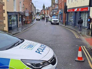Supporting image for story: Oswestry 'stabbing' - Pair released after attempted murder arrest