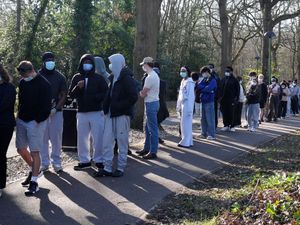 Supporting image for story: Hundreds of students queue at university after rollout of meningitis B vaccine