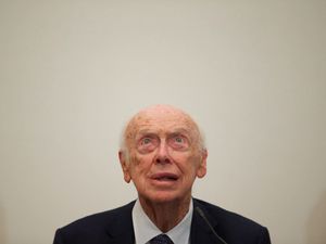 Supporting image for story: James Watson, co-discoverer of double-helix shape of DNA, dies aged 97