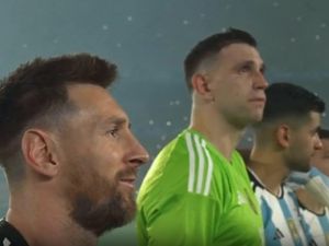 Supporting image for story:  Emi Martinez overwhelmed after stunning Argentina homecoming 