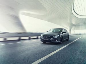 Supporting image for story: Honda Civic upgraded for 2020 model year