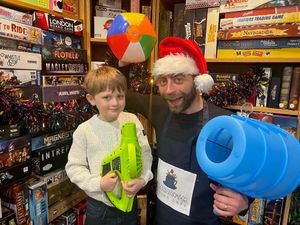 Supporting image for story: Silly Santa science show set for Wellington