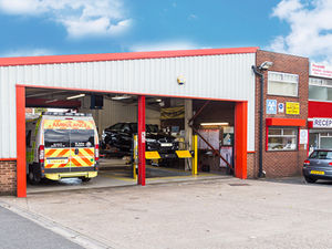 Supporting image for story: West Bromwich garage recognised at prestigious UK automotive awards