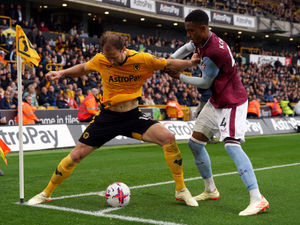 Supporting image for story: Unai Emery reveals Ezri Konsa could be right back option