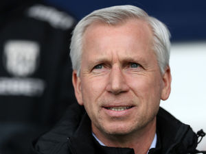 Supporting image for story: Alan Pardew announces he will speak to West Brom board about his position