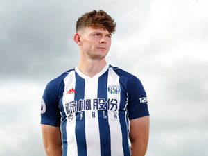 Supporting image for story: Tony Pulis: Oliver Burke has tools to play several positions
