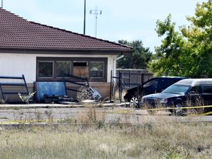 Supporting image for story: US funeral home owners who ‘stored 190 decaying bodies’ fined 950m dollars