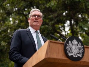 Supporting image for story: Starmer ditches Pip benefit reforms in face of Labour revolt