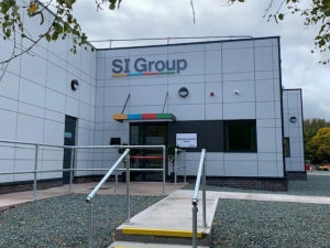Supporting image for story: 'Its wonderful to see global company set up on Wolverhampton-Staffordshire border'