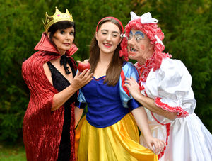 Maureen Nolan, Harriet Yorke and Keith De Winter will star in Snow White.