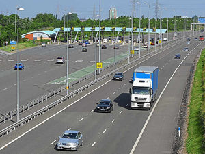 Supporting image for story: Extra 1,000 vehicles now use M6 toll road