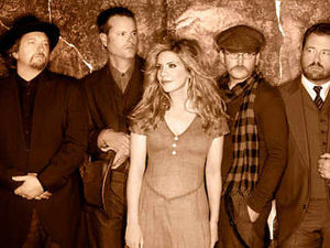 Supporting image for story: Alison Krauss flying in to Birmingham Symphony Hall