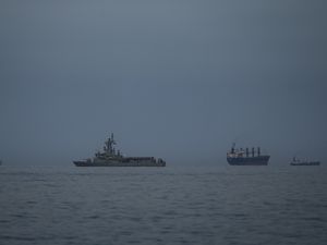 Supporting image for story: Military chiefs mulling use of minehunter drones amid Iran oil blockade