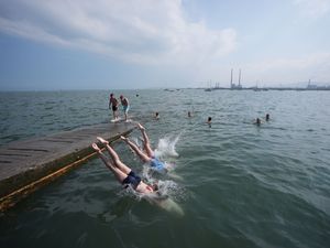 Supporting image for story: Heat health alerts extended into next week