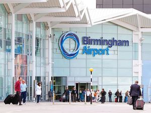 Supporting image for story: MPs split over Heathrow expansion 