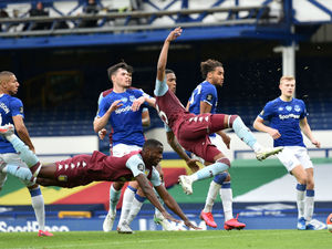 Supporting image for story: Everton 1 Aston Villa 1 - Report and pictures 