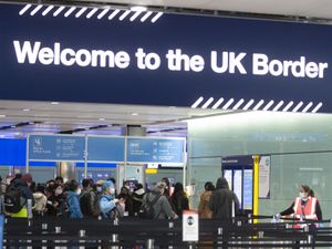 Supporting image for story: What do the latest migration figures show?