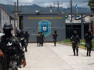 Supporting image for story: Attempted prison escape in Honduras leaves two inmates dead and three injured