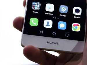 Supporting image for story: Huawei wants to use AI to make its phones faster than the iPhone