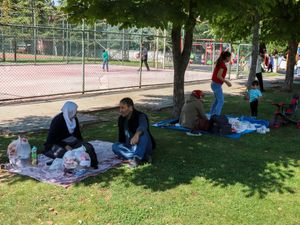 Supporting image for story: Eastern Turkey hit by 5.9-magnitude earthquake