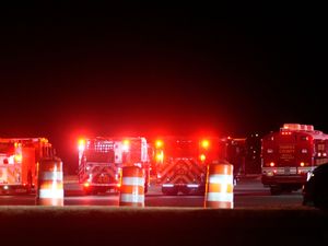 Supporting image for story: Passenger jet collides with Army helicopter while landing near Washington