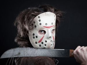 Supporting image for story: Two fantasy authors perfectly sum up classic horror tropes in a hilarious Twitter exchange