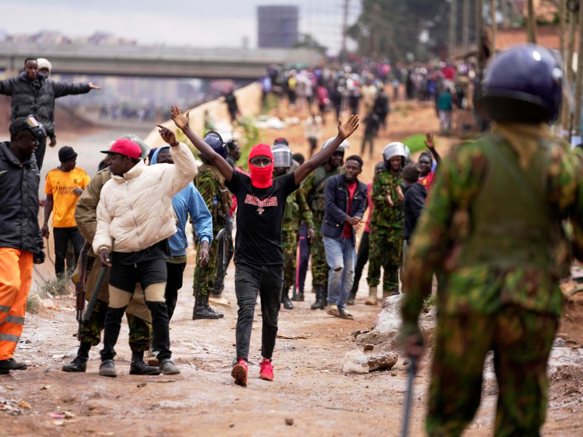 Kenyan police clash with demonstrators as major roads blocked