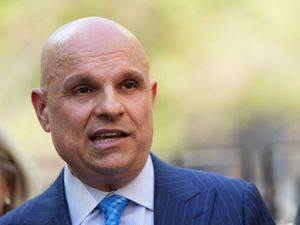 Supporting image for story: Prosecutors accuse Harvey Weinstein’s lawyer of violating conduct rules