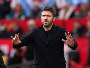 Supporting image for story: Michael Carrick hails ‘great start’ as Man Utd deliver title blow to rivals City