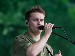 Supporting image for story: Sam Fender announces ‘time off the road’ to look after his mental health
