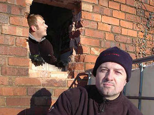 Supporting image for story: Raiders knock down a wall to steal tyres