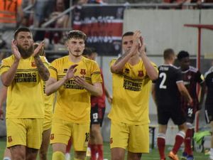 Supporting image for story: Former Shrewsbury man Ryan Sears could go back full time says Newtown boss 