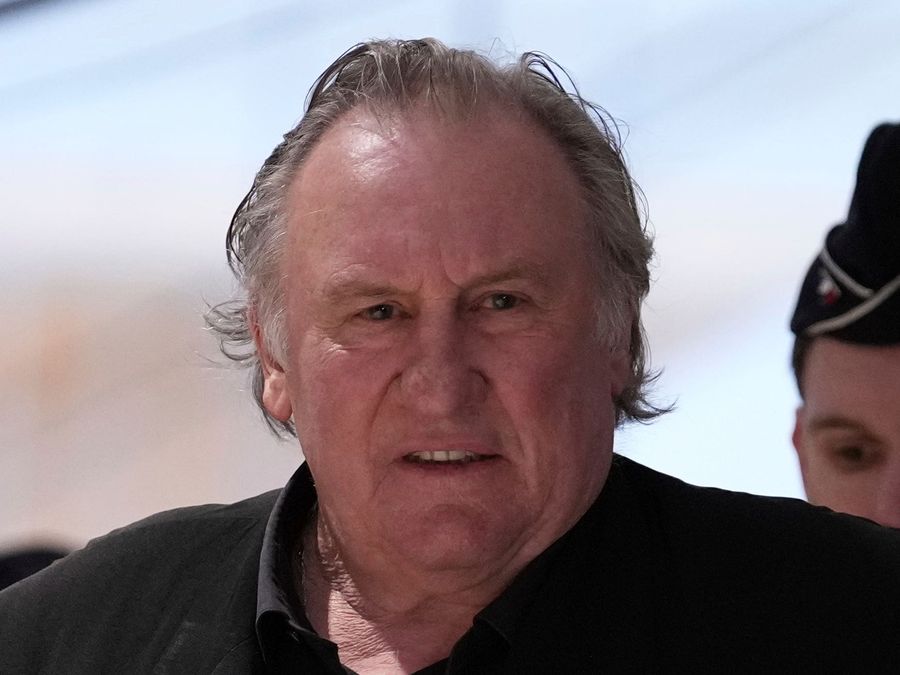 Gerard Depardieu phủ nhận hành vi tấn công tình dục khi đưa ra bằng chứng tại phiên tòa | Express & Star