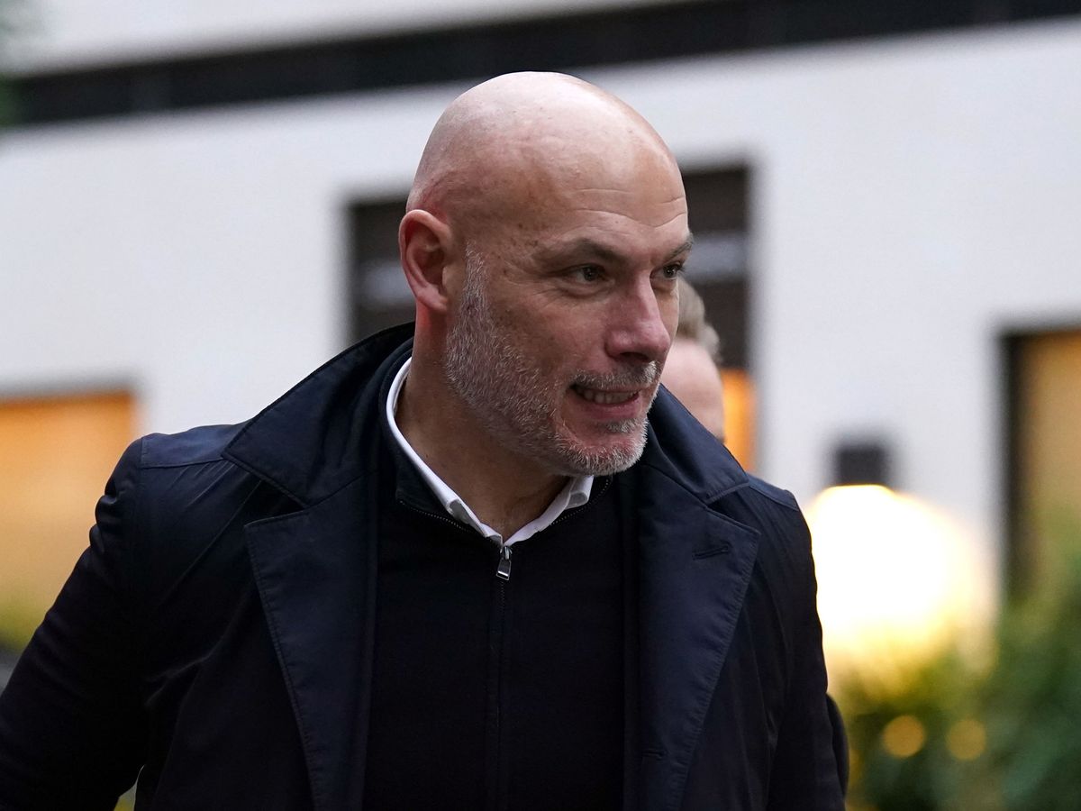 Howard Webb says ‘not unreasonable’ for Liverpool goal at City to be ruled out   Express & Star