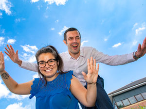 Supporting image for story: Daring duo skydive for Hope House hospice