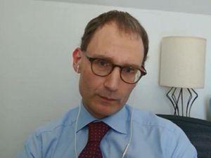 Supporting image for story: Coronavirus deaths ‘could have been halved if UK entered lockdown week earlier’