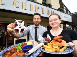 Supporting image for story: Sedgley pub celebrates after being handed top hygiene rating following inspection