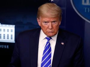 Supporting image for story: Twitter hides Trump tweet for ‘glorifying violence’