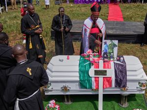 Supporting image for story: Kenyan president ‘should resign over calls for police to shoot criminals’
