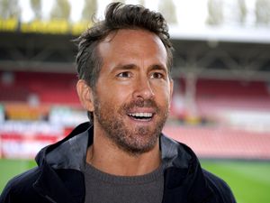 Supporting image for story: Ryan Reynolds reignites faux Hugh Jackman feud with Deadpool & Wolverine trailer