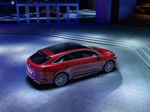 Supporting image for story: Kia bolsters performance line-up with Ceed GT and Proceed shooting brake